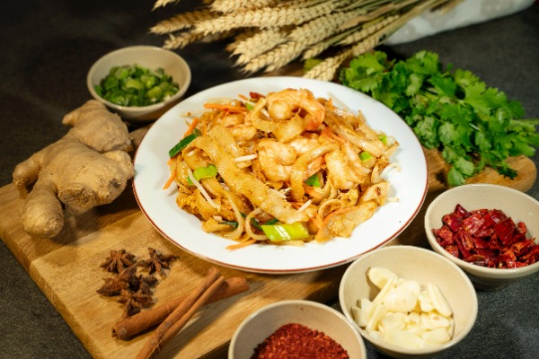 N13. Shrimp fried noodles