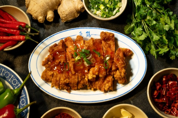28. Crispy chicken with chef's sauce