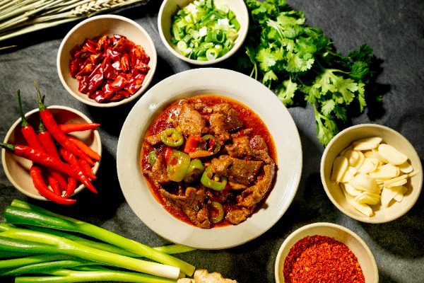 27. Beef sauteed with spicy sauce