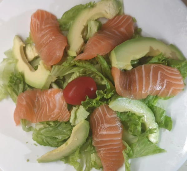 E10. Salade saumon avocat