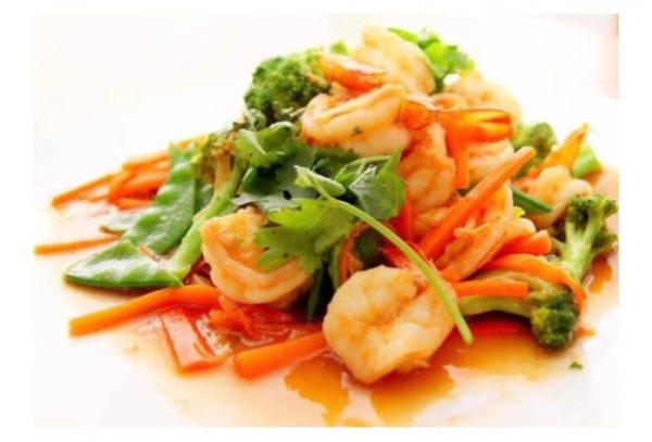 R3B. Crevette basilic avec riz cantonais légumes