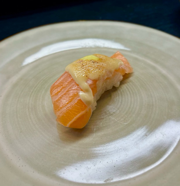 S32 sushi aburi saumon