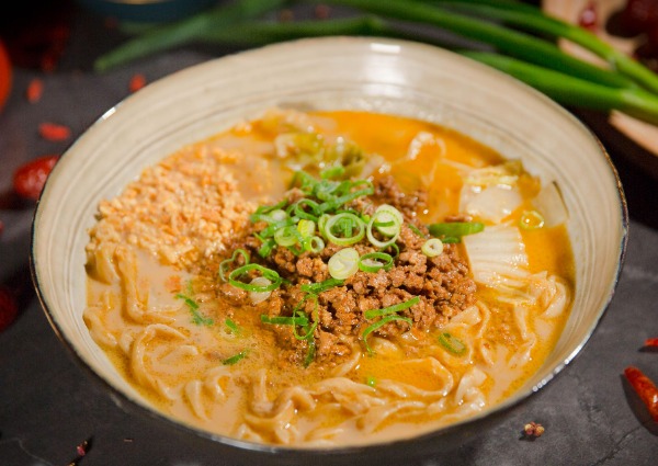 SM6. Soupe de nouilles au porc haché