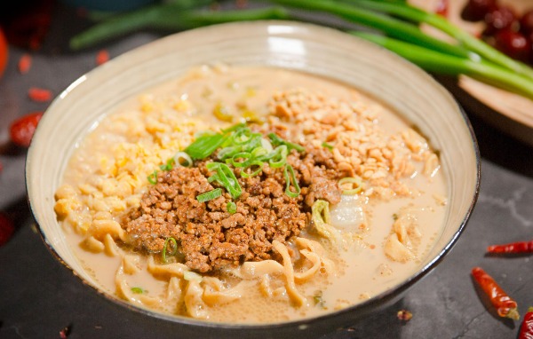SM11. Soupe de nouilles au porc haché et pois cassés