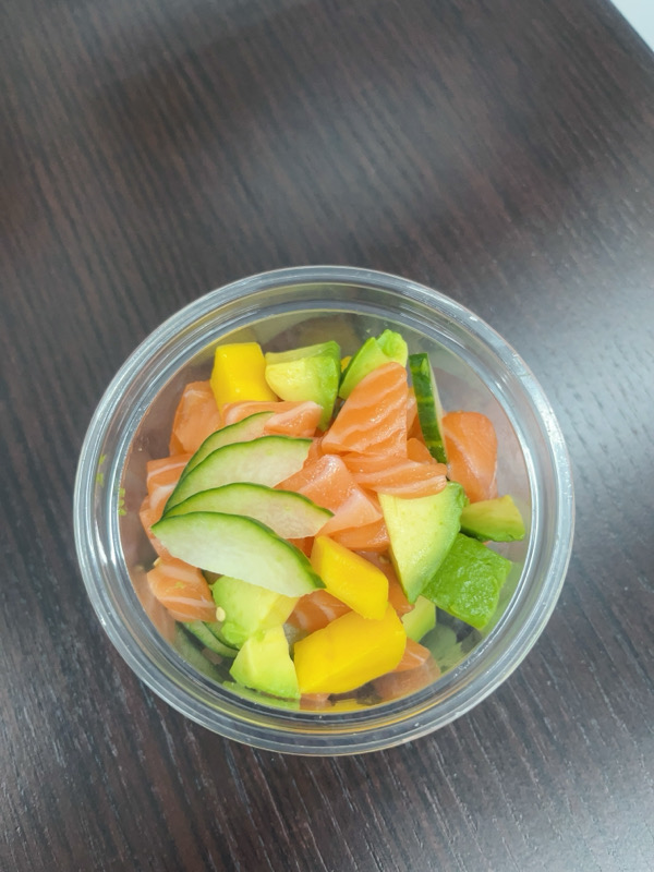 Salade mangue avocat saumon