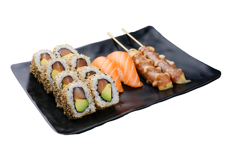 PL14. 1 soupe, 1 salade chou, 8 California saumon avocat,2 sushi saumon, 1 paire brochette bœuf fromage