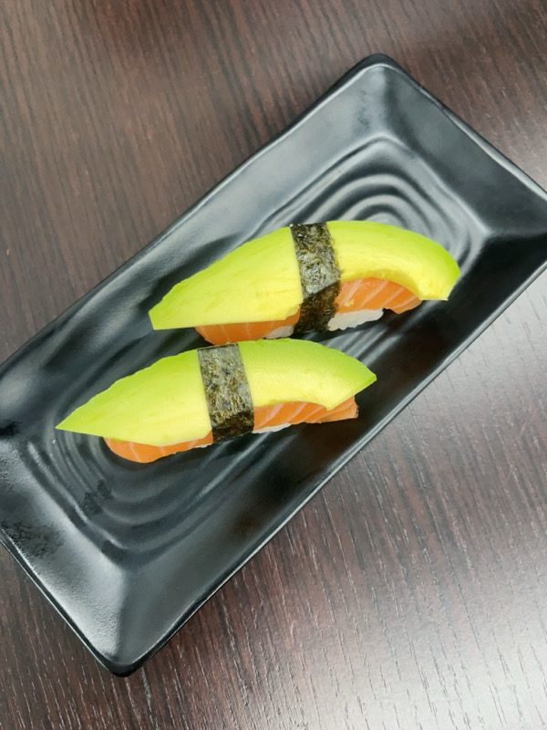 SU6. Sushi saumon avocat