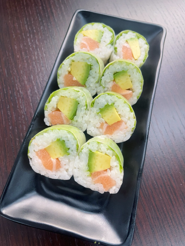 C13. Printemps roll saumon avocat