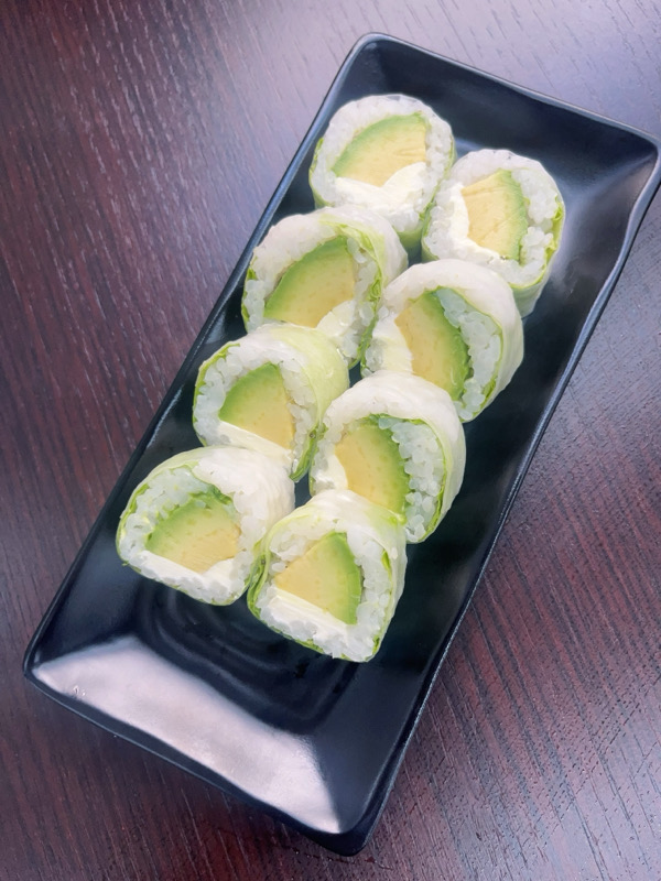 C14. Printemps roll avocat cheese