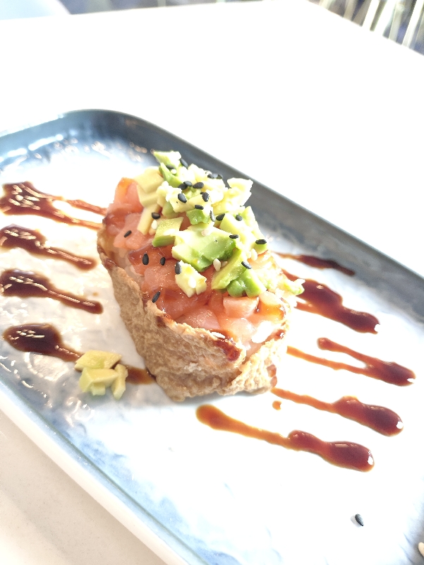 405. Inari Pocket salmone