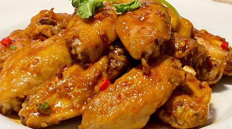 J9. 香辣鸡翅 Würzige Hähnchenflügel *ag