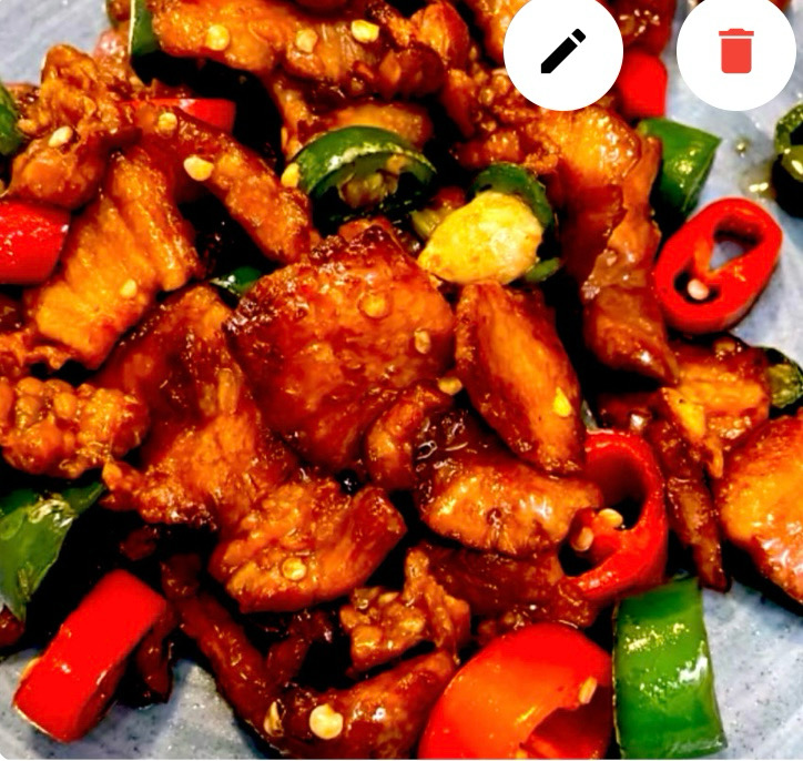 Z2. 辣椒炒肉 Sautiertes Schweinefleisch mit Chilis *a