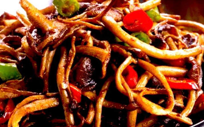 Z20. 干锅茶树菇 有肉 Feuerspale mit Pilzen und Schweinefleisch *a