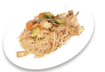 146. Spaghetti di riso con carne uova verdure