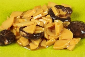 186. Bambu e funghi