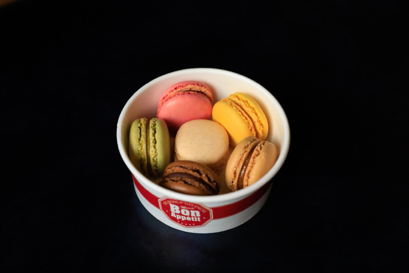 D13 macarons mix (6pcs)