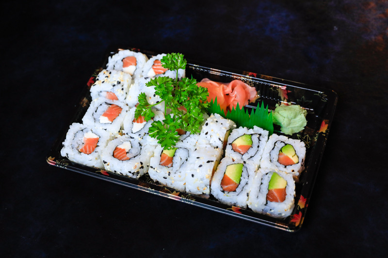 J2 8 California avocat saumon +8 California saumon chesse