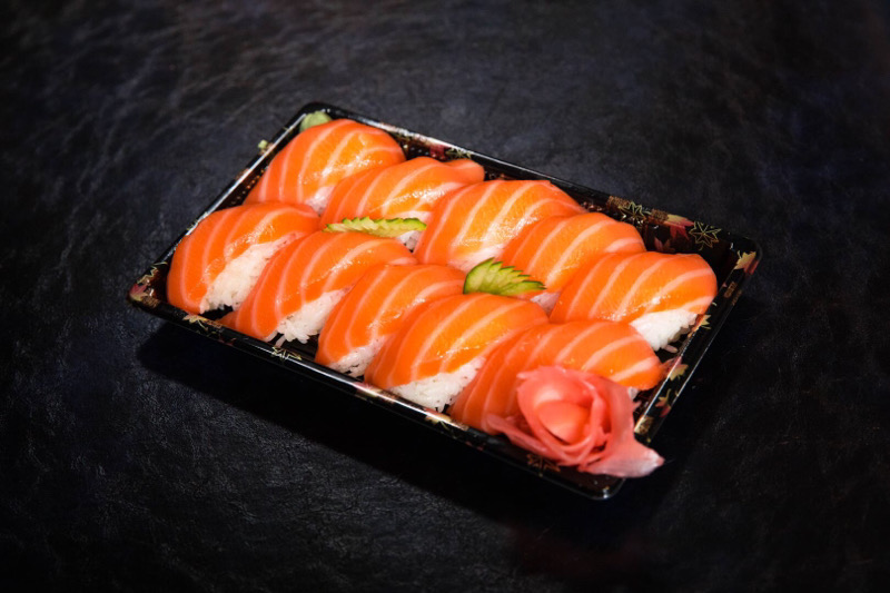 J16 10 sushi saumon
