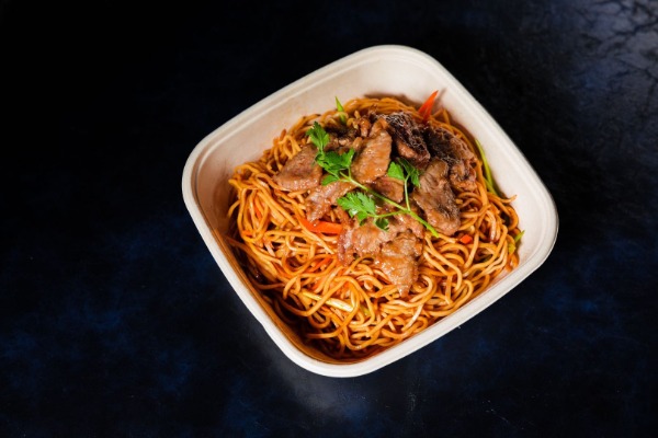 N2 Nouilles au boeuf+boissons offerte
