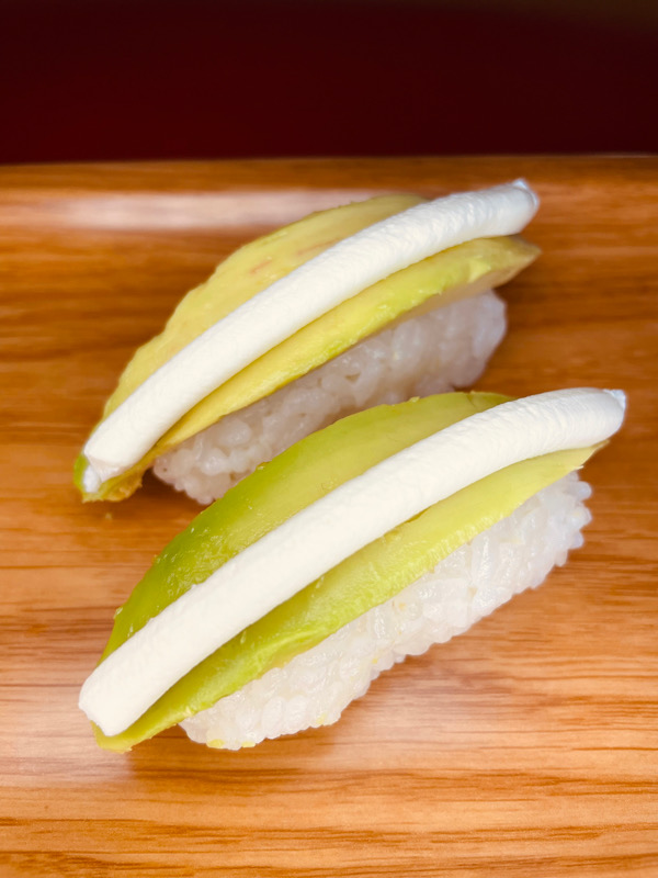 Sushi Avocat Cheese