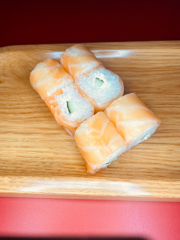 SAUMON ROLL Concombre cheese