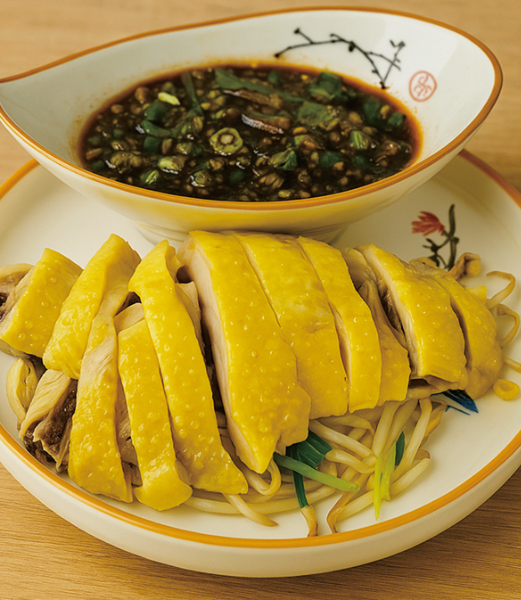 Hainan-style marinated chicken (served hot, with bone)