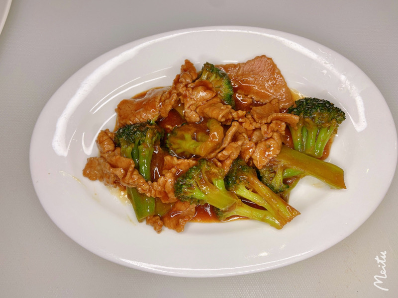 77. MANZO CON BROCOLLI