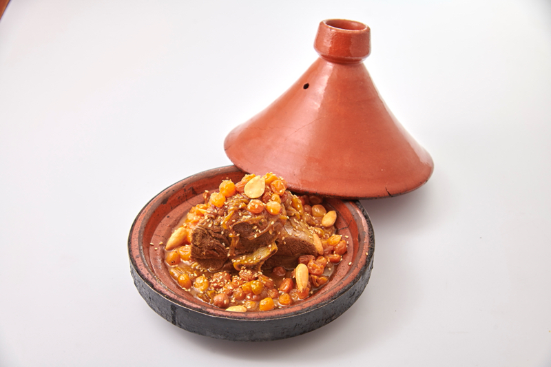 Tajine à l'Agneau ou de Poulet fermier aux oignons et raisins