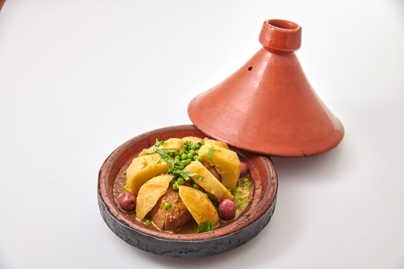 Tajine à l'Agneau ou de Poulet fermier au fonds d'artichaut et petits pois
