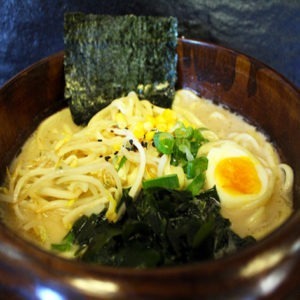 45. Ramen in brodo con verdure