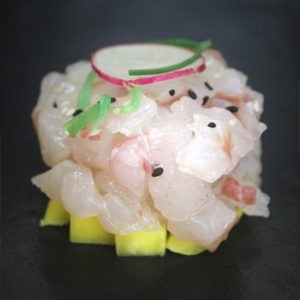 Ta6. Tartare di *capesante, pesce bianco e mango
