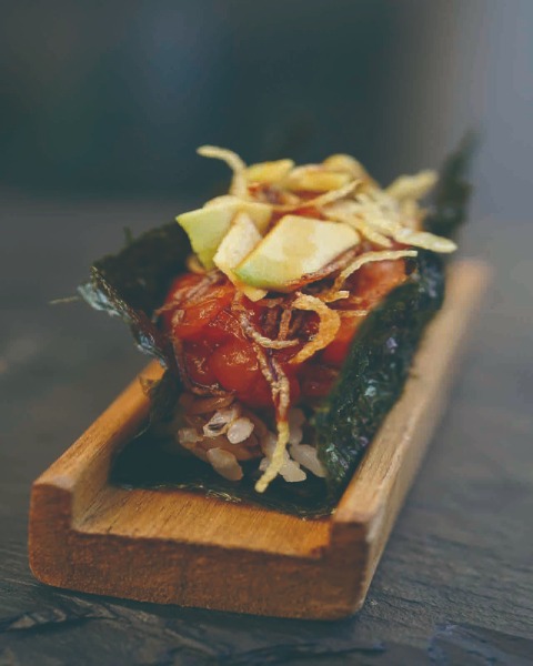 ST2. Sushi Tacos salmon