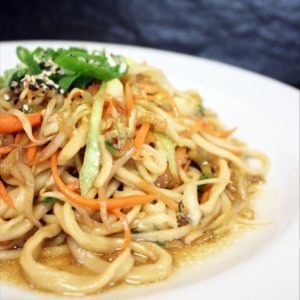 40. Ramen saltati con verdure miste