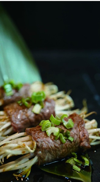 64B. Beef roll con germogli di soia alla griglia
