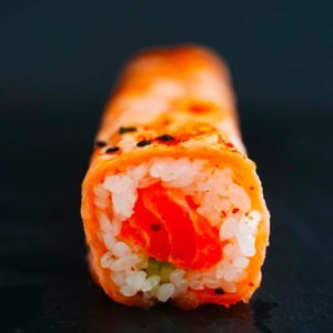 FR2. Fresh salmome roll scottato