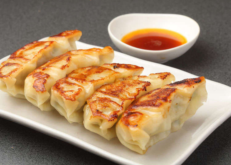 16 Raviolis Japonais (grillé ou frit) 6 pièces