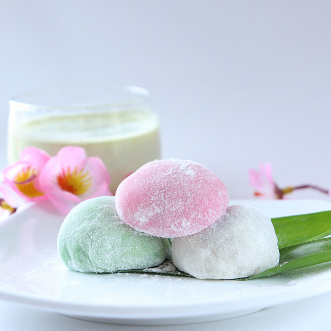 mouchi glacé 2 pieces lychee,thé vert, mangue, sésame noir