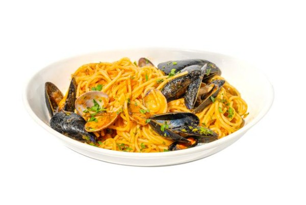 83. Spaghetti with fish sauce, mussels and clams