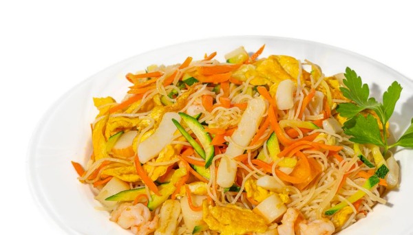 30. Rice Noodles with Seafood (1,3,4,6)