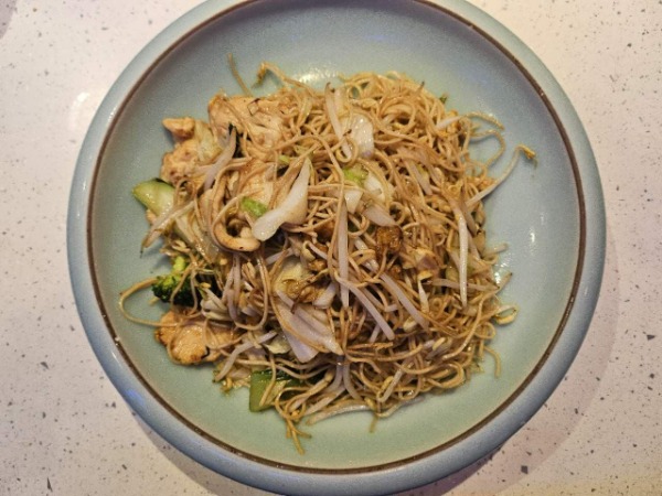 Nouilles sautées au poulet