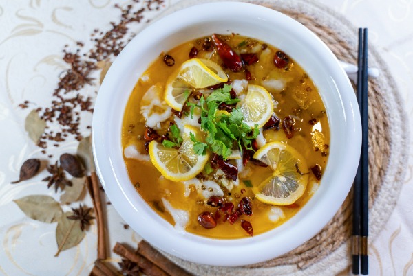 Sole vapeur assaisonnée au citron et poivre vert du Sichuan
