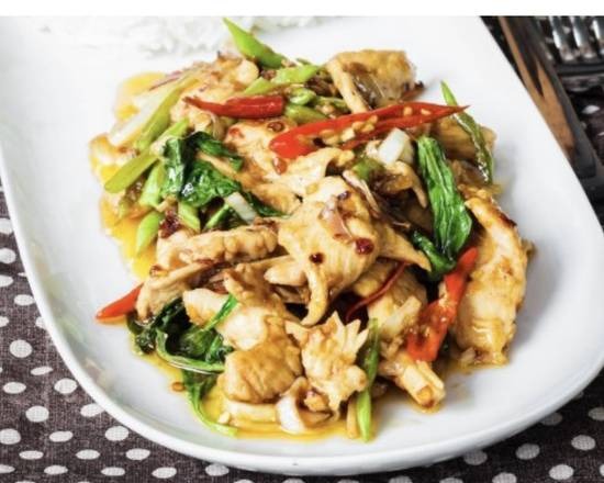 P6. Poulet sauté à la thaïlandaise