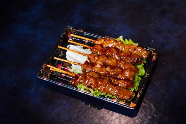 J4. Brochettes poulet yakitori
