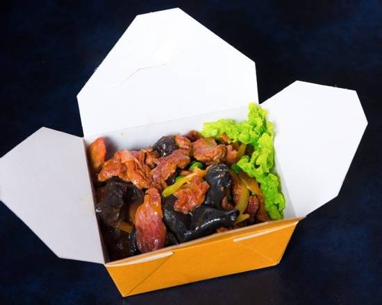 B4. Bœuf aux champignons noirs