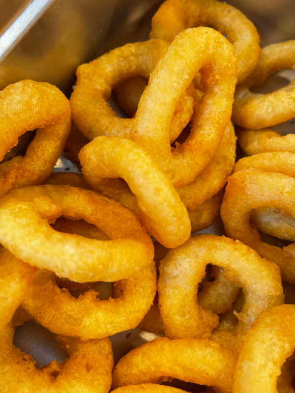 Beignet calamar 4 pièces 炸鱿鱼