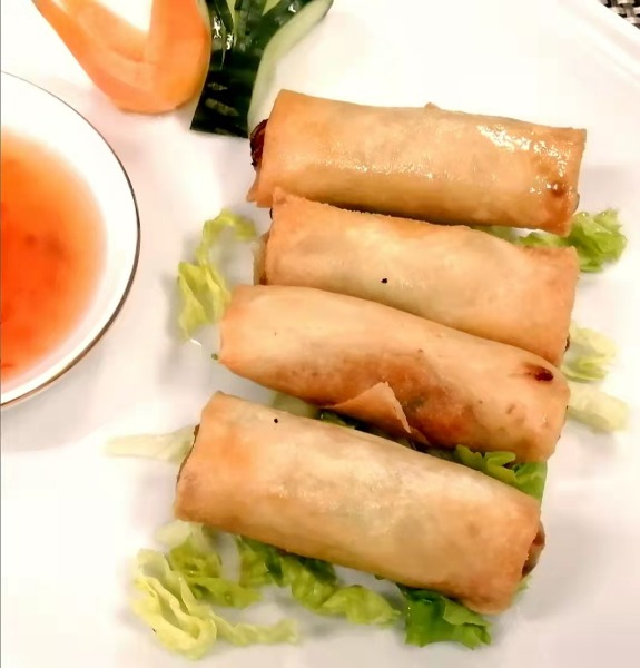 18. Rouleaux de printemps au poulet 3p