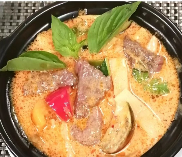63. Boeuf au curry rouge avec lait de coco 🌶