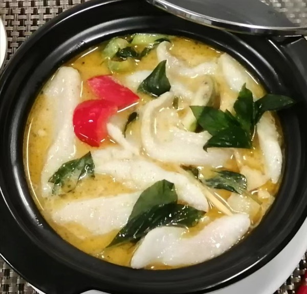 52. Poulet au curry vert avec lait de coco 🌶