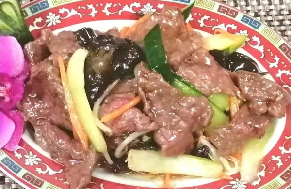 57. Boeuf sauté aux légumes