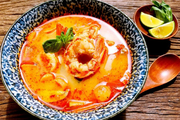 07. Soupe de lait de coco aux crevettes 🌶